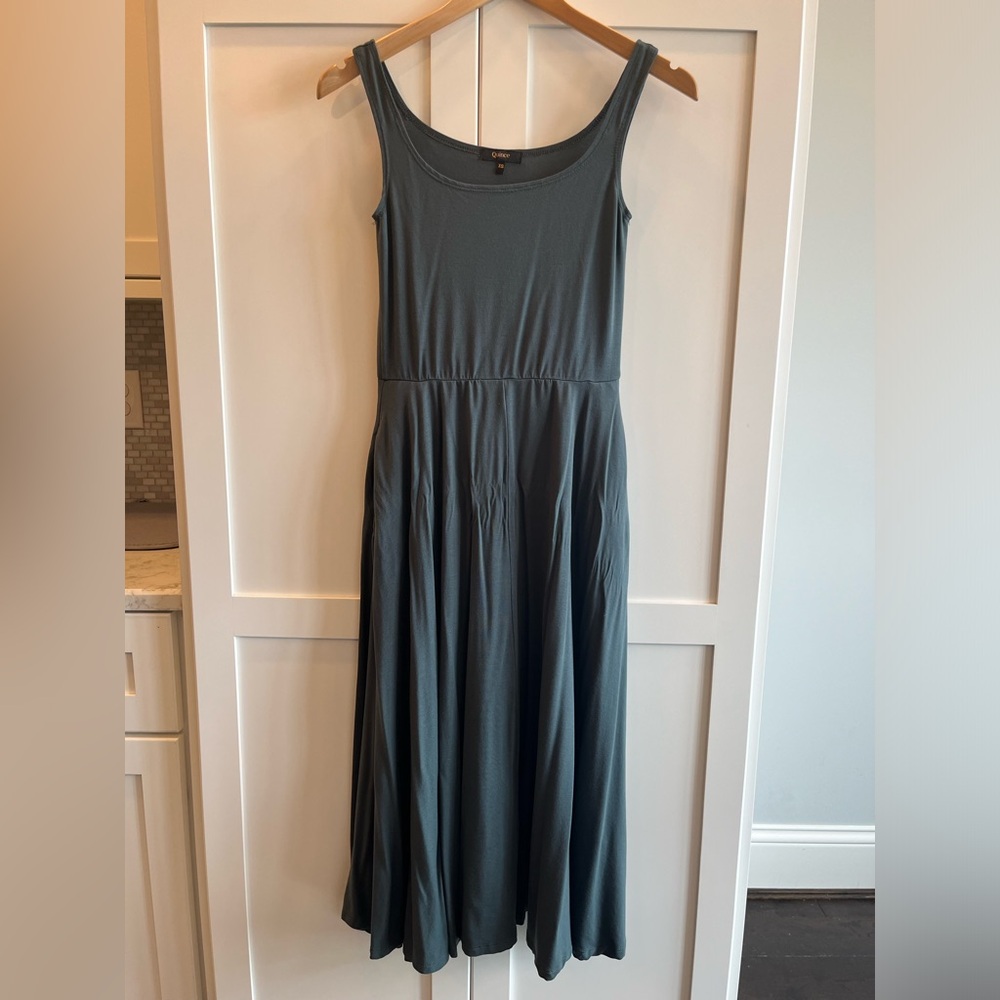 Worn 1x Quince Elegant Sleeveless Midi Dress Green